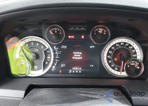 2015 Ram 1500 Laramie z USA, uszkodzony, nr VIN 1C6RR7VMXFS687932